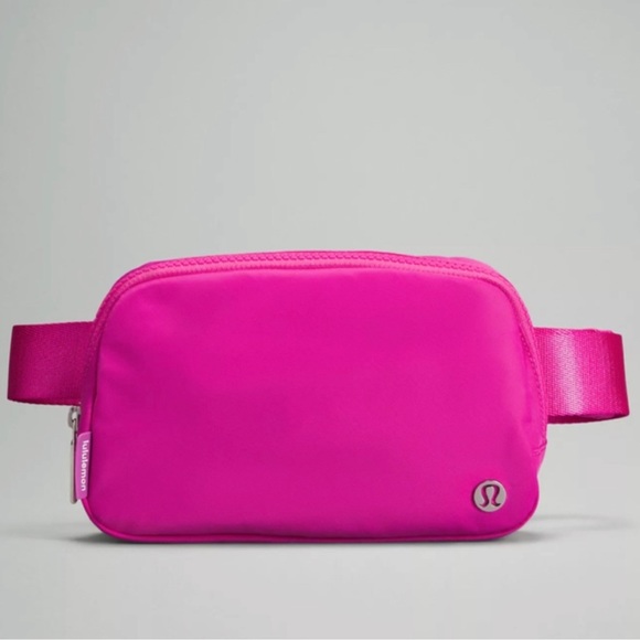 💗LAST ONE💗Lululemon Athletica Everywhere Belt Bag in Sonic Pink - Picture 10 of 13